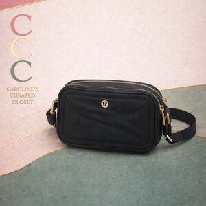 Lululemon Black Camera Bag Crossbody | Gold Hardware | Minimal Chic